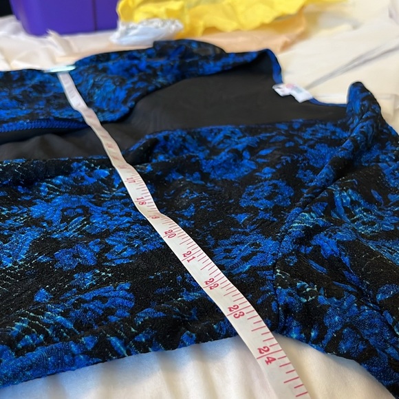 Lularoe Blue and Black Floral Sarah Duster Cardigan - Picture 7 of 9